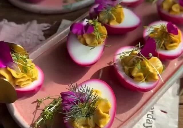 how to make edible flower decorations