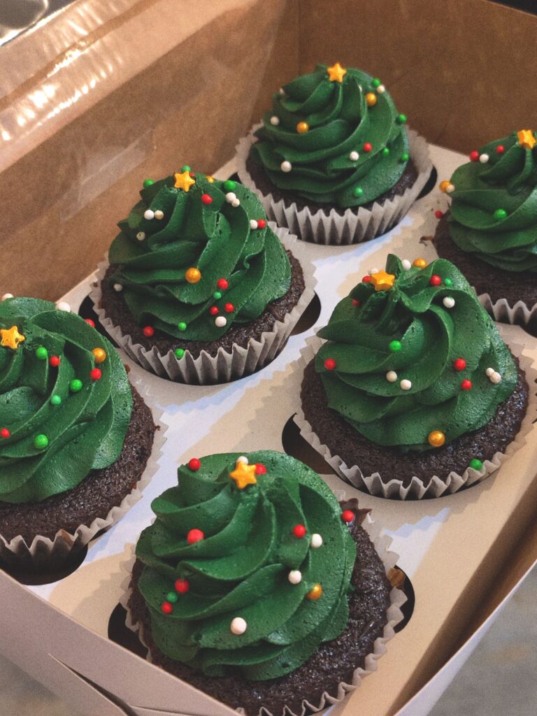 simple christmas cupcake designs