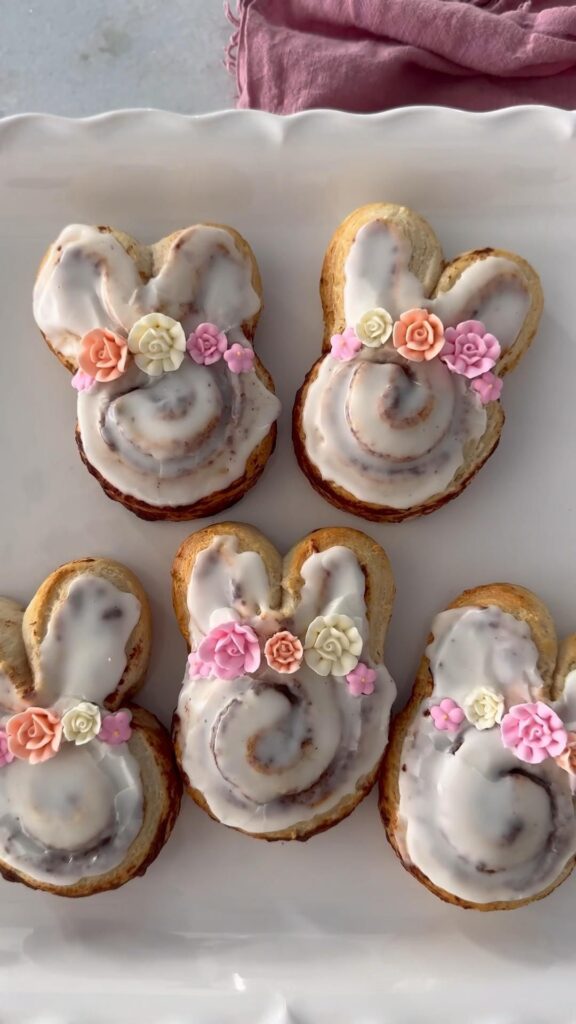 bunny cinnamon rolls