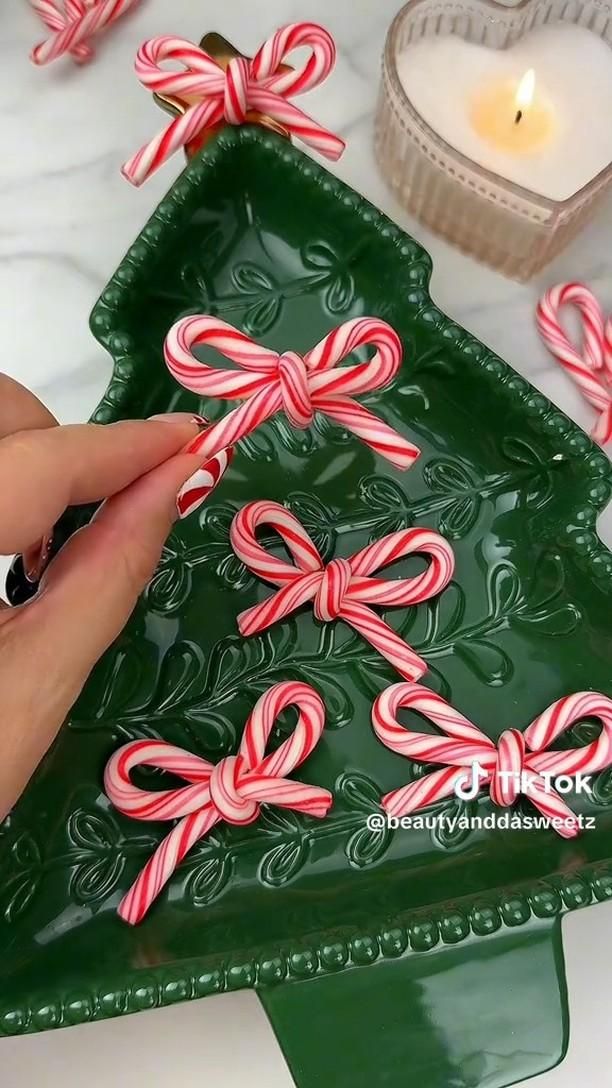 Candy Cane Bows On Green Tree Plate