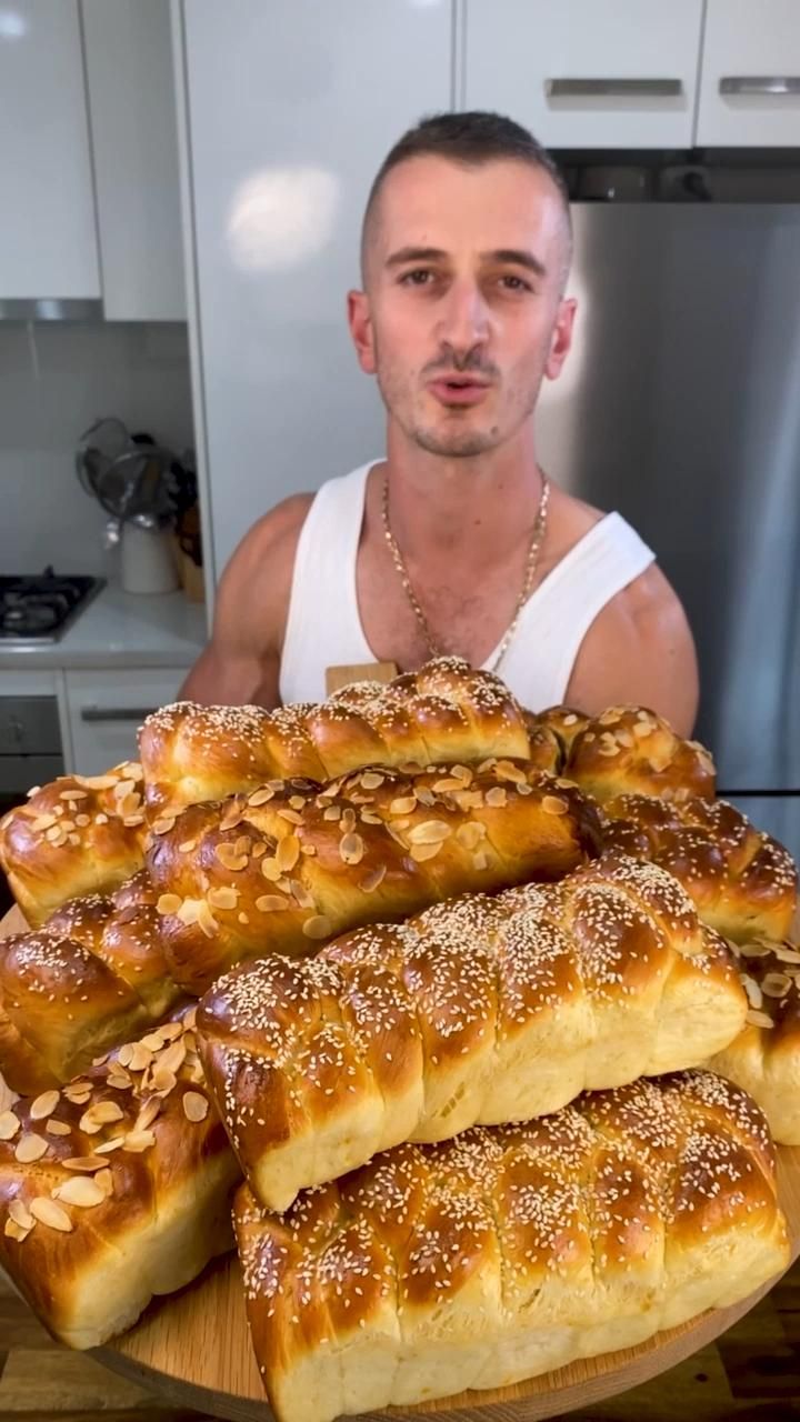 Sunrise Herb & Cheese Pull-Apart Bread Wreath