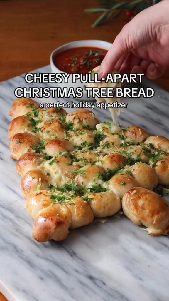pull apart christmas tree bread