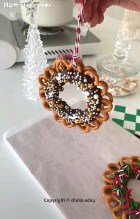 christmas decorated pretzels