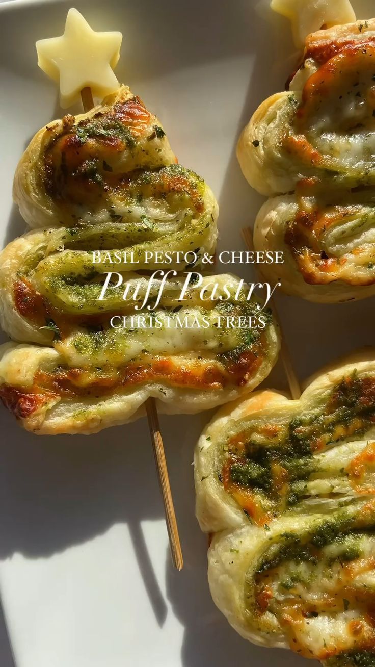 Basil Pesto Cheesy Puff Pastry Christmas Tree: A Savory Holiday Delight! 🎄🧀🌿