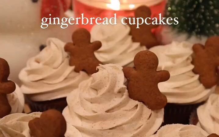 gingerbread cupcakes with cream cheese frosting