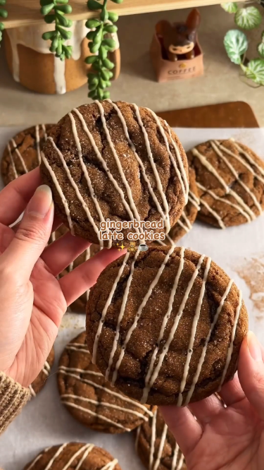 spiced apple crumble cake