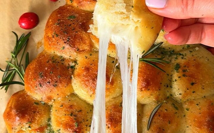 stuffed cheesy bread christmas tree
