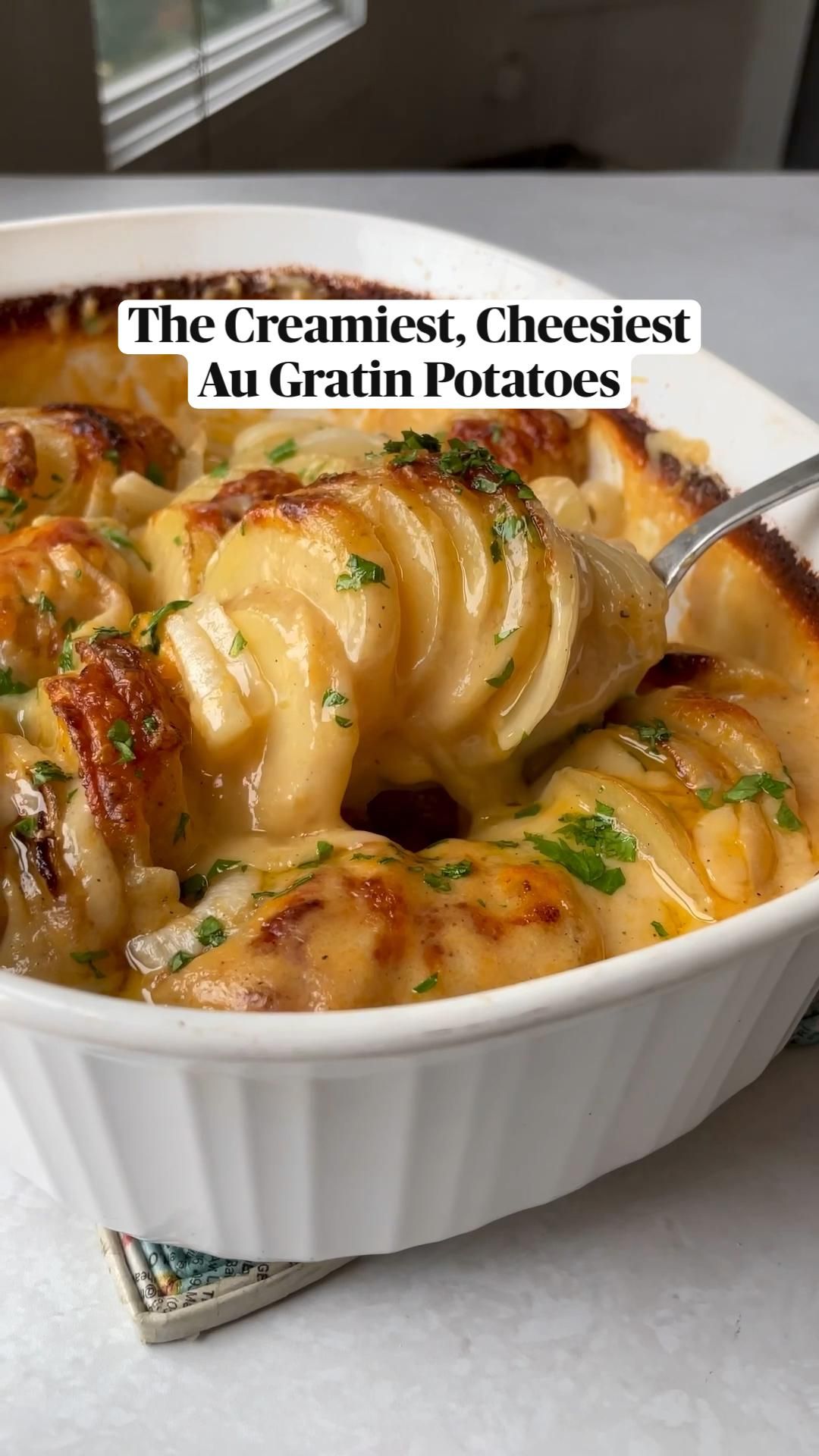Cheesy Au Gratin Potatoes (The Best Thanksgiving Potatoes EVER!)