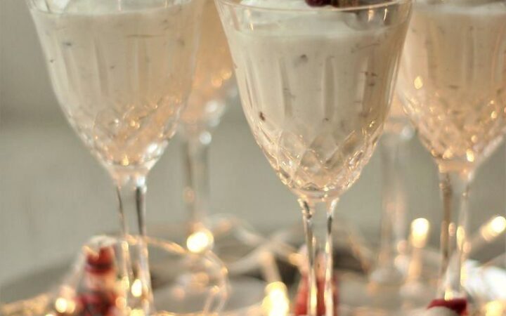 white wine with cranberries