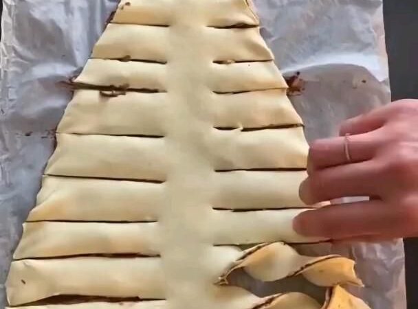 christmas tree pull-apart bread